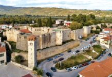 Στην πλατεία του Ρολογιού