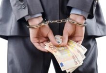 Πιάστηκαν για δωροδοκία υπαλλήλου στις Φιλιάτες