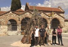 Με μεγάλη συμμετοχή πιστών το έθιμο της Μεγάλης Φωτιάς στην Αγία Θεοδώρα